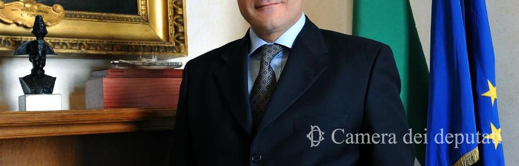 ambito della NATO BIOGRAFIA Edmondo Cirielli è nato il 22 maggio 1964 a Nocera Inferiore. Coniugato, due figli.