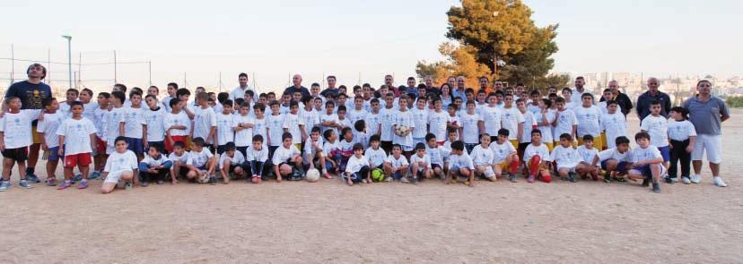 Pag.5 Il calcio è sempre più popolare fra i bambini e i giovani di Terra Santa, ma le occasioni per giocare e gli spazi sono limitati.