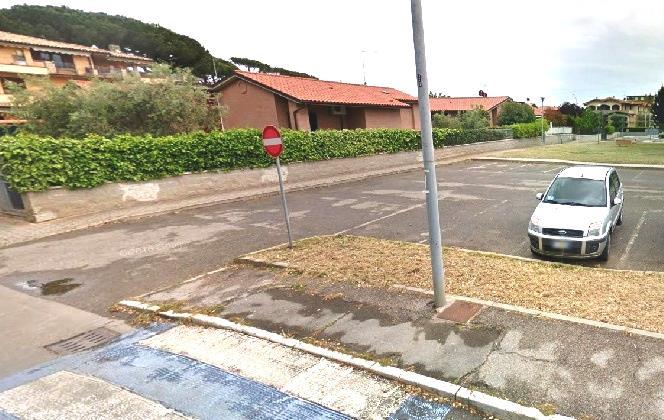 possibilità, per chi è in possesso del contrassegno, di parcheggiare anche di fronte allo stabilimento nella ztl.