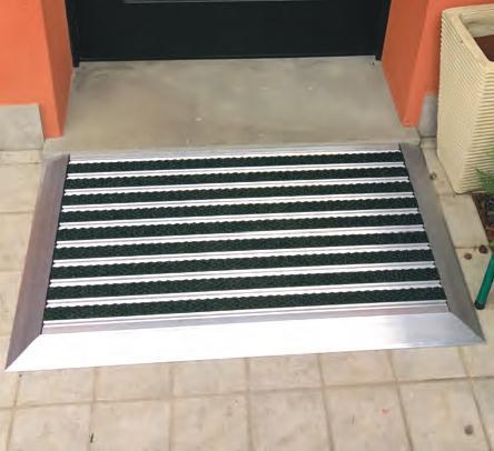 Aluminium doormat with ramps with changing moquette, rubber, or aluminum insertion. Available with thickness 10-20 mm, custom-made. Anti-slip and wear high resistance.