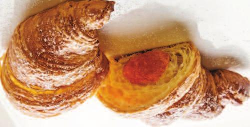 CURVED croissant 70g - Pezzi/pcs 50 Prodotto dolciario artigianale surgelato. Lasciare scongelare per 15 minuti a temperatura ambiente. Cottura: 170 C per 16-18 minuti.