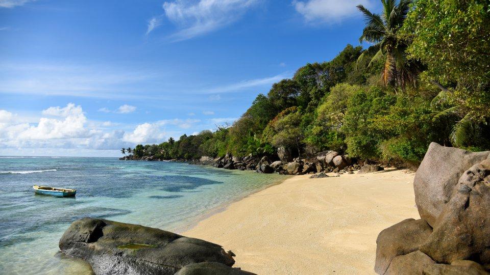 HONEYMOON SEYCHELLES DUBAI E SEYCHELLES Partenze dal 9 Gennaio al 22 Marzo 2018 3 notti a Dubai e 7 notti Mahé da 2.