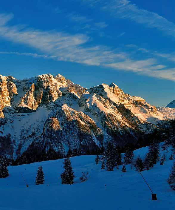 find your way to Val di Sole La Val di Sole, incastonata tra le Dolomiti di Brenta ed il Parco Nazionale dello Stelvio, si sviluppa per 40 chilometri lungo il fiume Noce, ad un altitu dine tra i 600