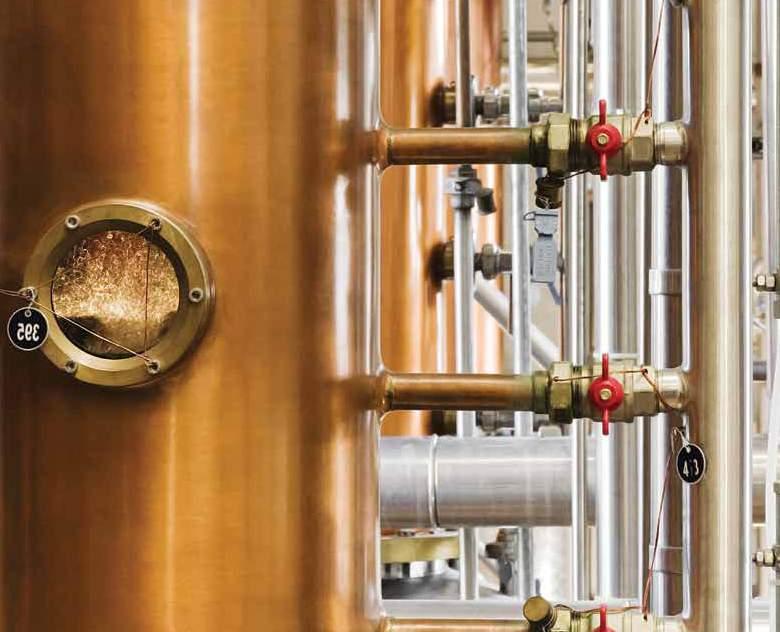 ALAMBICCHI DISCONTINUI A BAGNOMARIA Particolare della colonna di distillazione