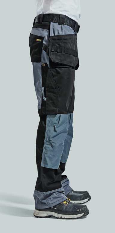 Per una maggiore resistenza i pantaloni sono rinforzati in Cordura in aree selezionate come tasche porta chiodi, tasche per ginocchiere e fondo gamba.