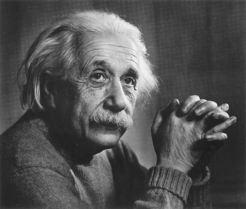 Ma chi fece notare il ruolo fondamentale della matematica nella scienza fu Albert Einstein, che nel 1952 scriveva : La teoria della relatività è un meraviglioso esempio di come la