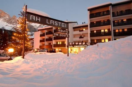 RESIDENCE LASTEI*** 38054 SAN MARTINO DI CASTROZZA (TN) - m 1.465 slm Via Zecchini, 3 Call Booking Center - Residencehotels nelle Dolomiti tel. 0461/933400- fax 0461/933241 lastei@residencehotel.