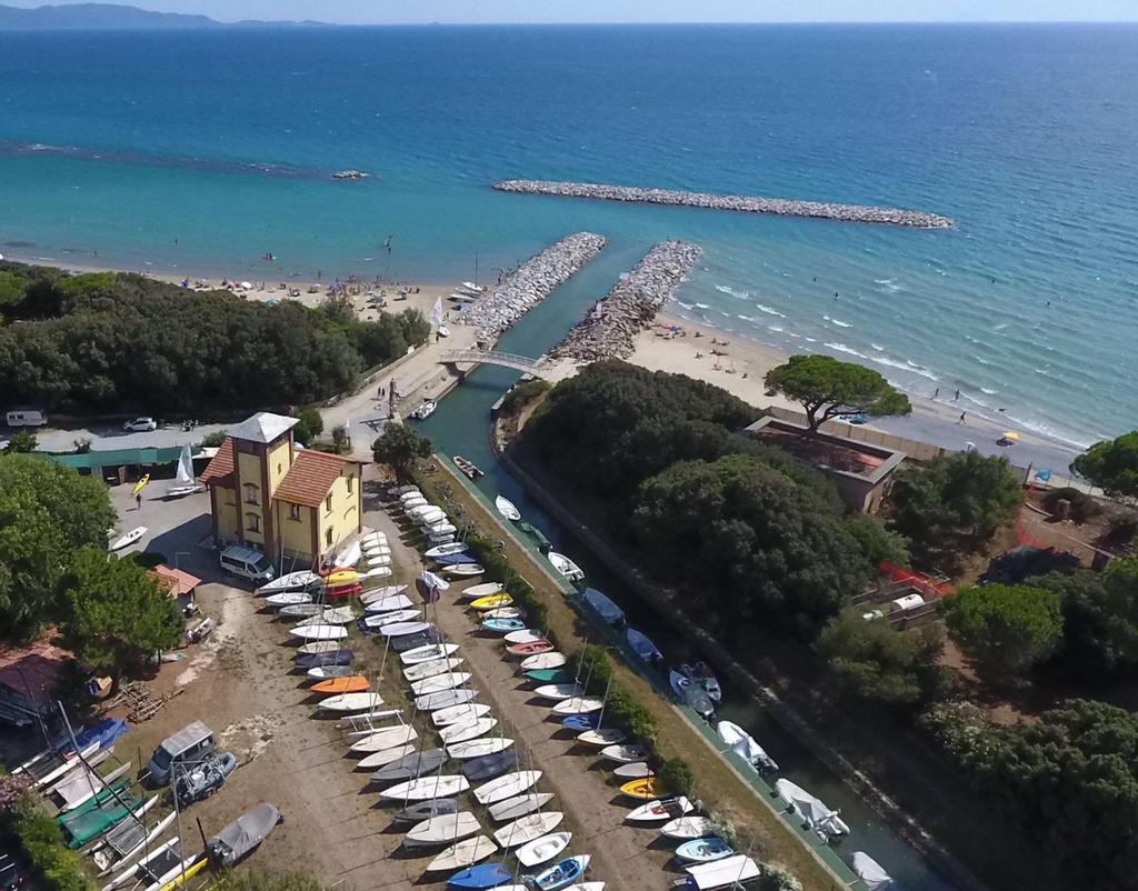 La nuova situazione a mare Il litorale presso la base del GVLNI è stato interessato da imponenti lavori a mare per la difesa della spiaggia (con barriere emerse e soffolte).