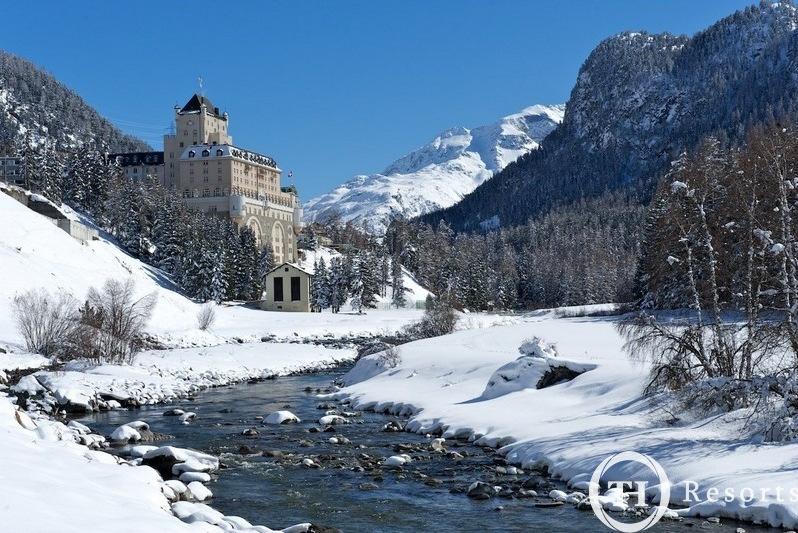 Hotel Schloss Wellness & Family Pontresina - Svizzera Siamo a Pontresina, tipico borgo dell'alta Engadina, a 5 km da St. Moritz.