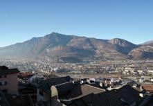 Completo di balcone con splendida vista sul parco di Melta, cantina e due garage. A.P.E. in fase di definizione.