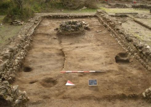 com Durante l età imperiale romana, il sito era parte del più vasto sistema portuale dei cosiddetti Vada Volaterrana, competenza