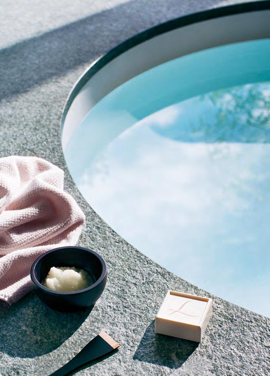 IL NUOVO LUSSO LEFAY SPA: L ESCLUSIVO TEMPIO DEL BENESSERE OLISTICO Innovazione, naturalità e un metodo unico nel suo genere sono i principi di Lefay SPA, premiata negli anni con i più prestigiosi