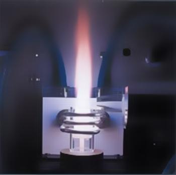 Plasma Si definisce plasma una miscela gassosa conduttrice di elettricità contenente concentrazioni