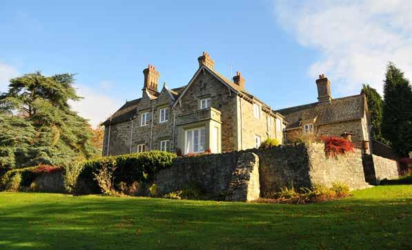 Questa parte dell Inghilterra è davvero affascinante con città ricche di storia tra cui ricordiamo Shrewsbury, Ludlow e Chester, tutte e a breve