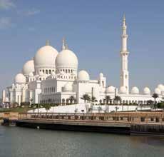 luoghi storici molti dei quali inclusi nei siti del Patrimonio dell umanità dell UNESCO. Non potrete perdervi la visita a Yas Marina, dove è stato costruito il Ferrari World Abu Dhabi.
