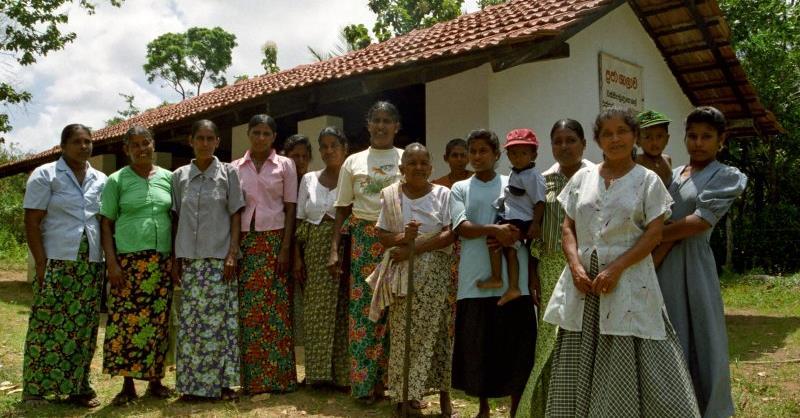 Podie visita mensilmente i gruppi sul territorio, ritirando le spezie, organizzando corsi di formazione e favorendo progetti comunitari.