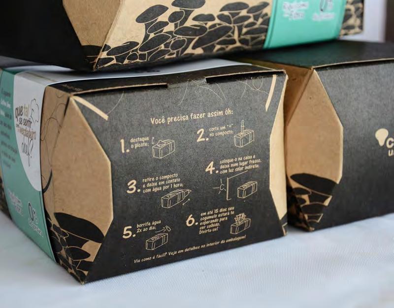 Il packaging non solo contiene il prodotto, ma è pensato per fornire anche il vaso stesso in cui far crescere i funghi: l imballaggio contiene infatti il terreno