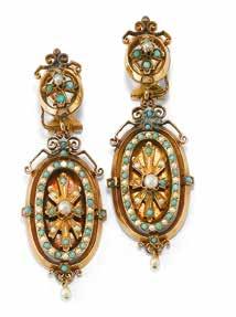 Gr 66,50 ANTIQUE GOLD, TURQUOISE AND PEARL PARURE in yellow gold including a bangle, a pendant-brooch (cm 8,00 x 3,50) and a pair of earrings (cm 6,00 x 2,00) adorned with oval turquoise and small