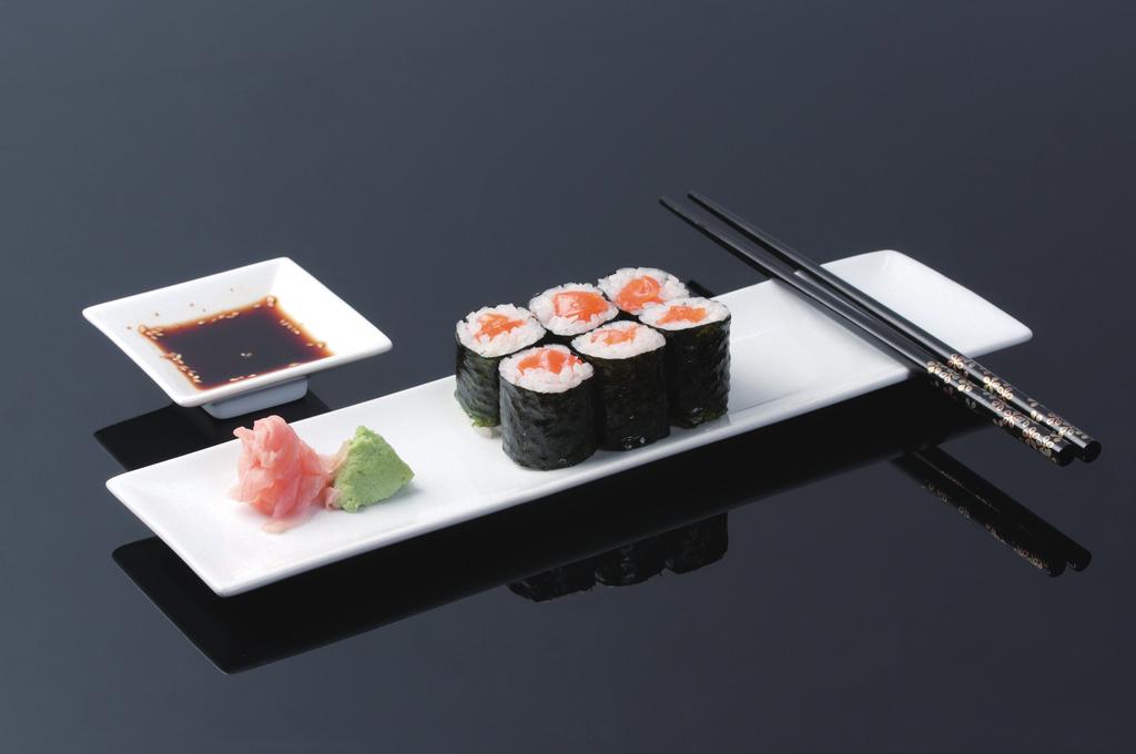 HOSSOMAKI (sushi arrotolato con alga nera esterna 6 pz) HO1. Sake Maki HO5. Ebiten Maki 5.50 HO2. Maguro HO6. Miura HO3 Avocado HO7. Ten Maki 5.50 HO4. Kani Maki HO8.