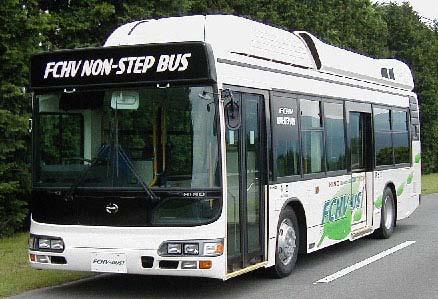 In collaborazione con la Hino Motor Co Ltd, la Toyota ha costruito un autobus ibrido a idrogeno. Il prototipo FCHV-BUS1 ha un'autonomia di 300 km e può raggiungere una velocità massima di 80 km/h.