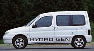 veicolo a idrogeno, che ha esposto ufficialmente all'apertura della nuova sede della California Fuel Cell Partnership, nel novembre 2000.