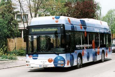 Sul veicolo è installato un modulo PEFC della Siemens, che fornisce una potenza Autobus MAN (maggio 2000) di 120 kw (4 stack da 30 kw).