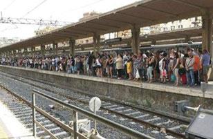 Aurelia, ponte da rifare Sull Aurelia, fino al 19 luglio, per lavori di rifacimento del ponte pedonale, è chiusa la complanare di via Aurelia in direzione del Centro (altezza camping).