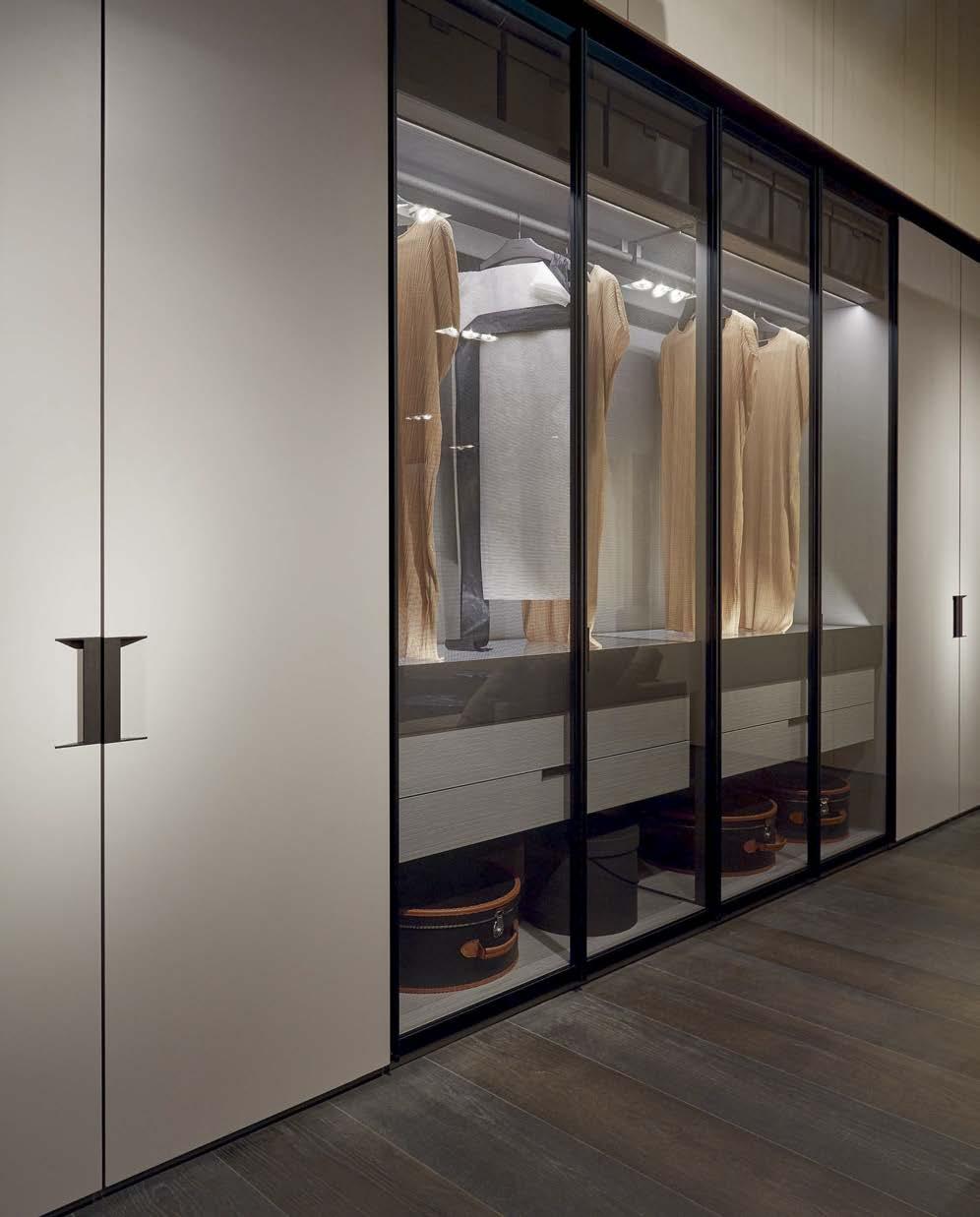 Senzafine wardrobe, Plus doors mat lacquered 89 roccia, with integrated handle