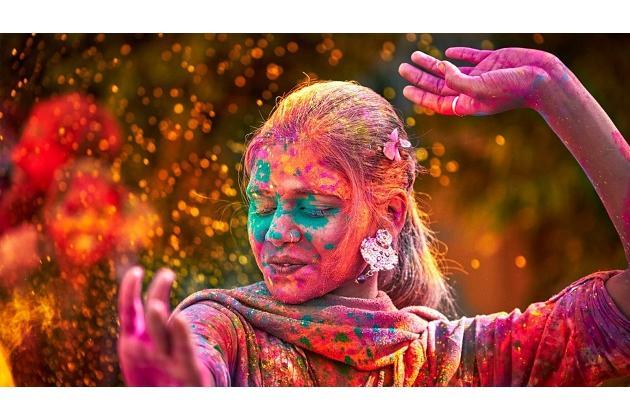 India, la festa di Holi Viaggio con Accompagnatore Dal 25-02-2018 al 04-03-2018 Holi è un festival che si tiene in primavera dedicato al divertimento puro, durante il quale è usanza sporcarsi il più