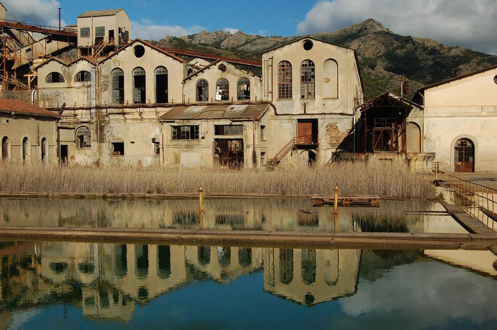 PRIMO GIORNO Incontro con le referenti locali e visita di Montevecchio, suggestivo borgo minerario incastonato tra verdi