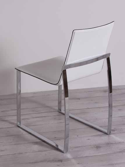 CLEO AS002 Sedia con struttura in metallo cromato, rivestimento in cuoietto. Chaise avec structure en métal chromé, revêtement en croûte de cuir sellier.