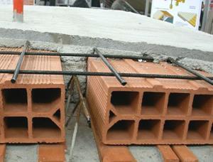 Tecniche di mitigazione preventive di tipo passivo impermeabilità al radon di materiali da costruzione in stato integro MATERIALE SPESSORE (mm) IMPERMEABILITA AL RADON Membrane impermeabilizzanti