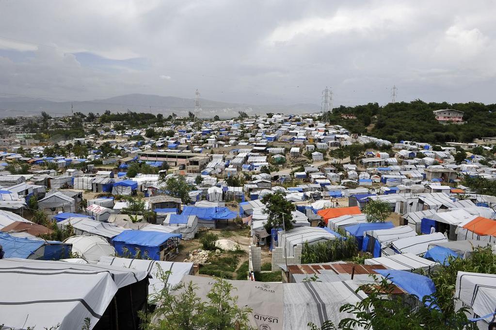 GRAZIE MSF non ha mai smesso di lavorare per le vittime del terremo. L assistenza sanitaria era già fragile a Haiti prima del terremoto del 12 gennaio.