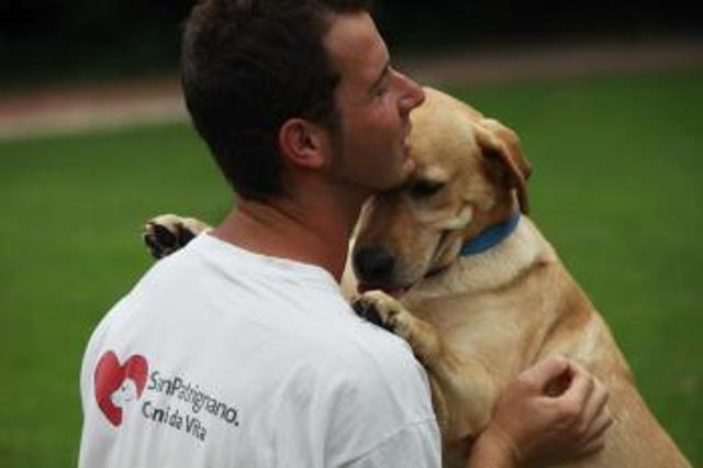 SAN PATRIGNANO 2001 - Novembre, Trento, Meeting internazionale sul cane d assistenza all handicap organizzato da San Patrignano.