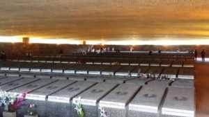 html) 48 studenti in visita alle Fosse ardeatine con il bus della memoria Gli alunni delle classi terze medie dell Istituto Folgore da San Gimignano hanno fatto tappa al Sacrario che ricorda i 335