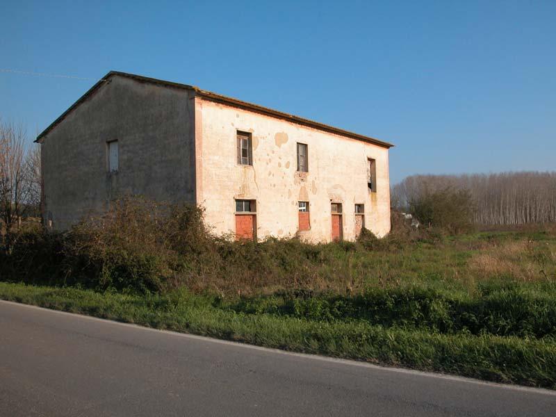 Casa ROGLIO - foglio n 88 - mappale n 43 Il Fabbricato rurale si presenta in condizioni statiche e di conservazione buone. Oggi è in stato d abbandono.