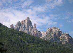 tranquillità; o direttamente sul lago, anche se soltanto nei mesi estivi. E solo una questione di punti di vista.