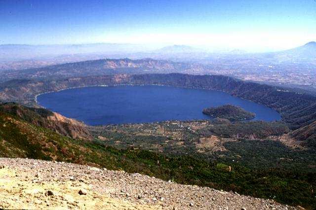 -ACQUE TERMALI: SONO RISCALDATE DAL CONTATTO CON ROCCE CALDE CALDERA: VULCANO SPENTO LE CUI PARETI SONO CROLLATE E SI SONO RIEMPITE