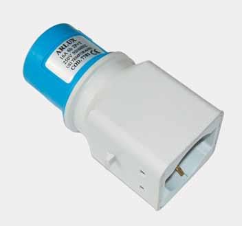 Adattatore con spina CEE-schuko Alveoli attivi protetti da contatti accidentali Protezione IP44 16A 250V Conformi norma IEC09 Codice