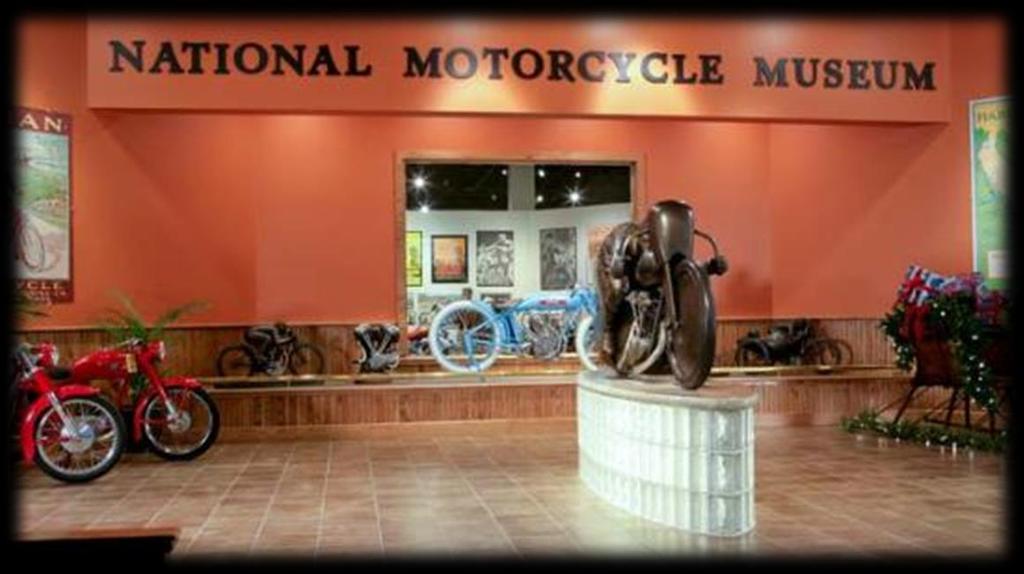 VISITA AL NATIONAL MOTORCYCLE MUSEUM DI BIRMINGHAM Addentriamoci infine nel famoso National Motorcycle Museum a Birmingham, riconosciuto come il più grande museo motociclistico britannico al mondo,