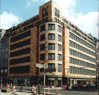 1993 Concorso in due fasi della sede degli uffici Media Port, Voltastrasse, Berlino.