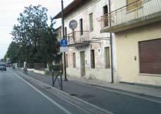 contenere alberi, segnaletica verticale, franco di sicurezza per l apertura portiere tra eventuali stalli di parcheggio e corsia ciclabile.