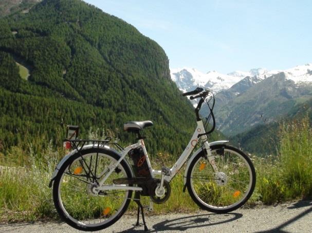 INFRASTRUTTURE: MOBILITA CICLISTICA La Regione ha in progetto di completare il percorso ciclabile della Valle centrale da Aosta fino a Pont-Saint Martin e da Aosta ad Arvier accendendo a