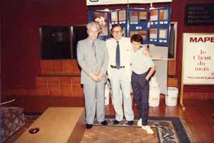 PRÍBEH ÚVAHY A SPOMIENKY GIORGIA SQUINZIHO Horná časť strany, otvorenie závodu Mapei v Laval, Kanade v 1984 s Veronikou Squinzi asistujúcou svojmu starému otcovi Rodolfovi Squinzimu.