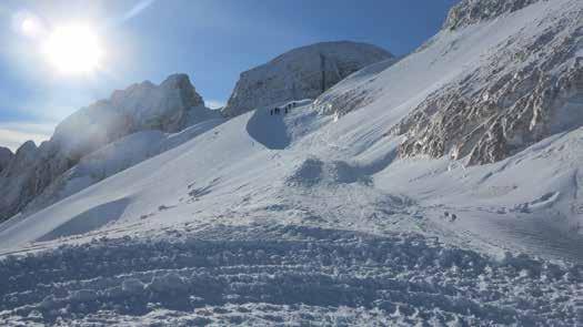Fig. 1 - Sommatoria di neve fresca alla stazione Rifugio Gilberti (185 m) dal 1973 al 215. Fig. 2 - Accumuli di neve ventata a Sella Nevea.