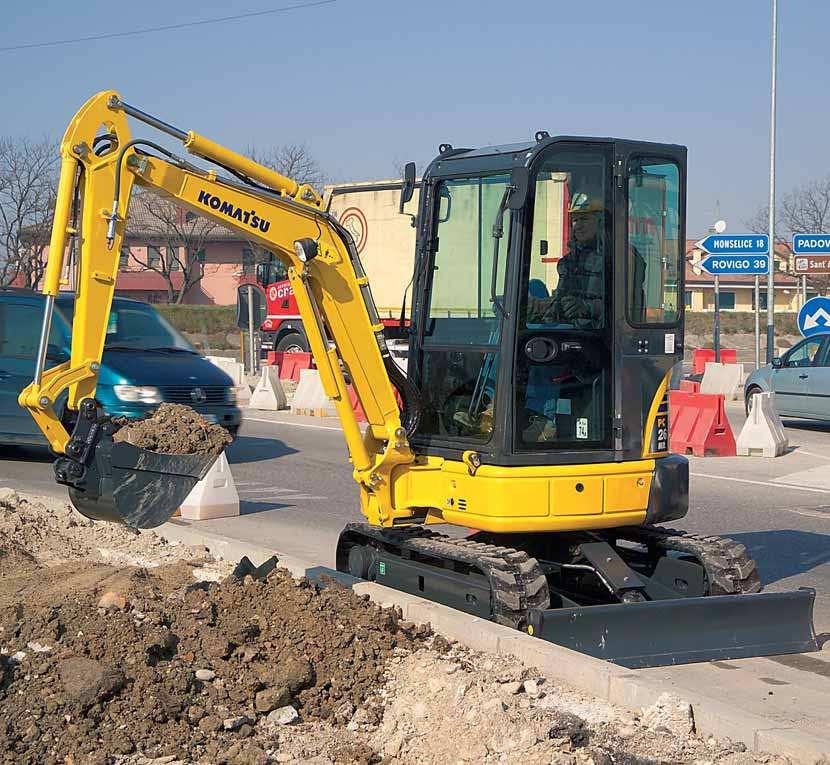 Il più avanzato sistema idraulico Komatsu CLSS Il sistema idraulico CLSS (Closed Load Sensing System) conferisce forza, velocità e controllo perfetto a tutti i movimenti, anche simultanei.