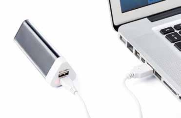 Include un cavo USB/micro USB bianco (circa 32 cm.