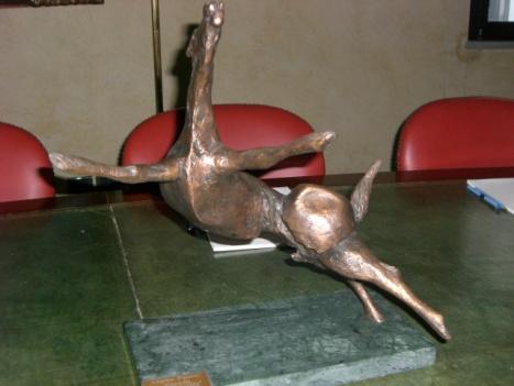 1 SCULTURA IN BRONZO DI MARIO PAVESI "CAVALLO IMBIZZARRITO" 2007 36X45 2.000,00 TOTALE 14.4 5 0,0 0 UFFICIO 1 E 2 PIANO TERRA N.