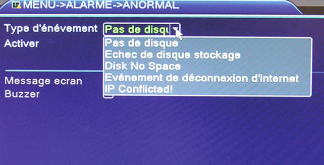 D - CONFIGURATION 6.. - DM Vous pouvez définir dans ce menu le comportement à adopter en cas de détection d un mouvement dans la caméra de votre choix. KIT DE VIDÉOSURVEILLANCE COULEUR IP 6.