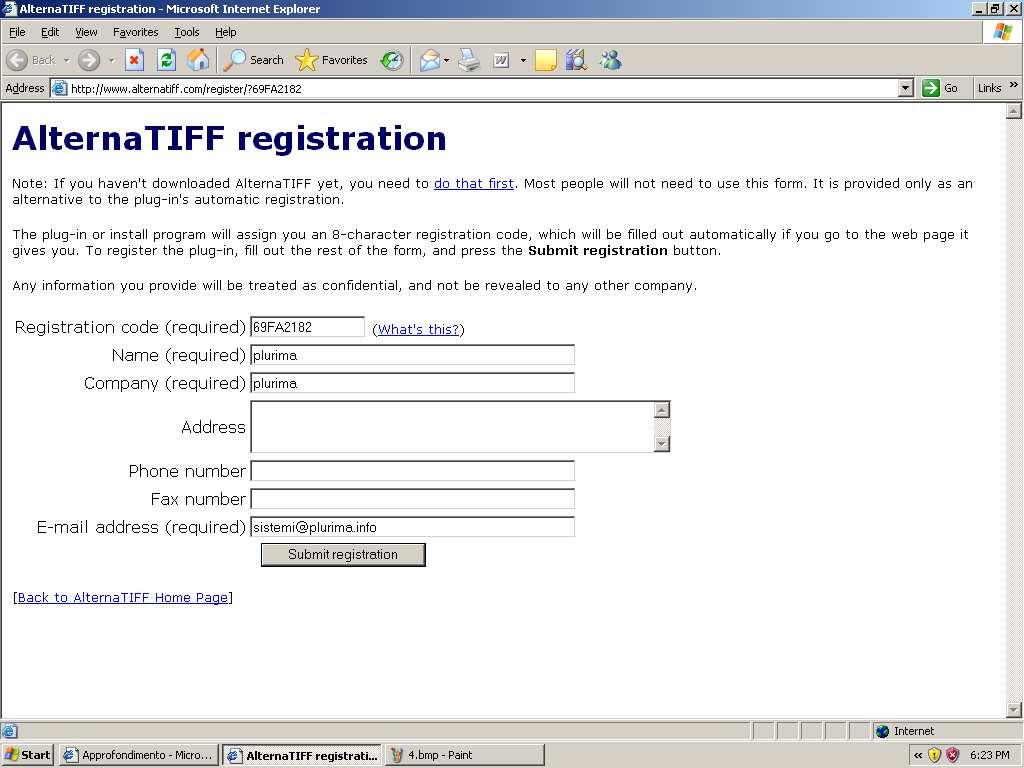 Compilare il formulario nelle parti richieste (required).